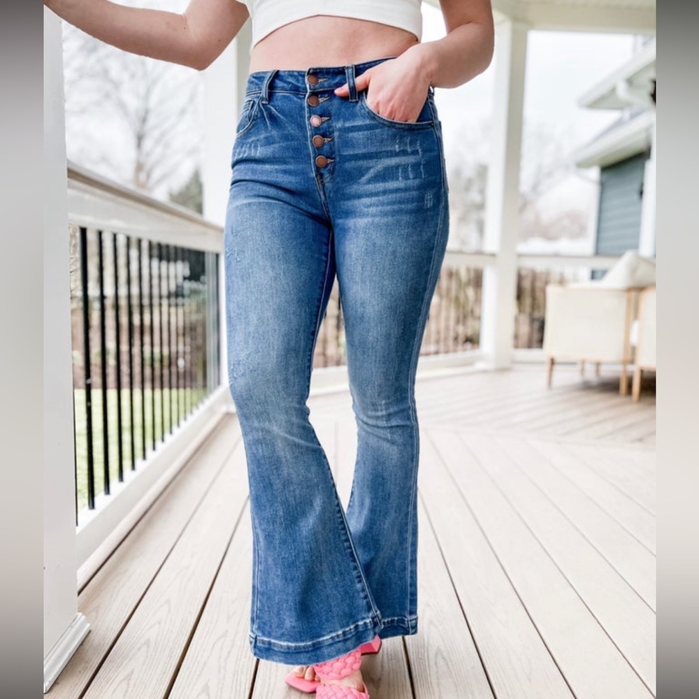 RISEN HIGH RISE vintage washed,butterfly flare, jeans, plus